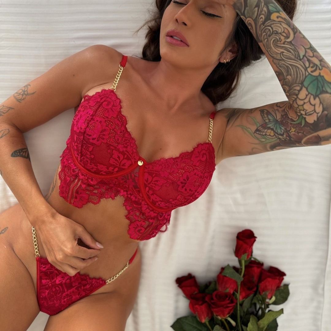 Conjunto de encaje francés Chantilly rojo