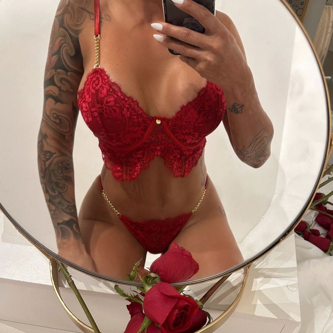 Conjunto de encaje francés Chantilly rojo